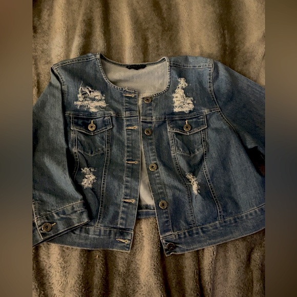 Cropped Jean jacket - Picture 1 of 1